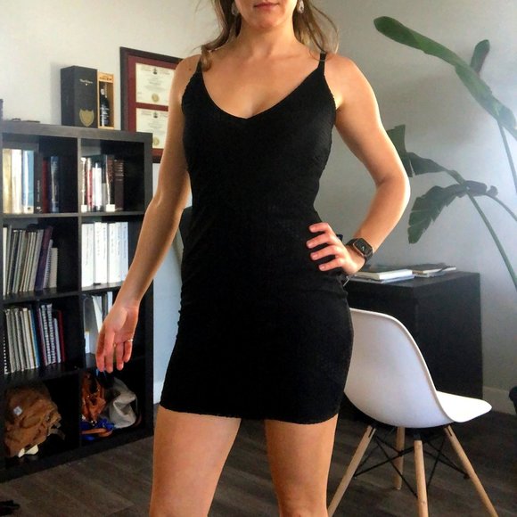 GUESS Black Textured Stretch Cocktail Dress - Picture 1 of 12